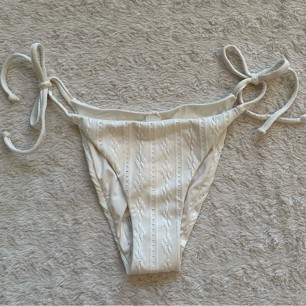 Andie String Bikini Bottom In Coconut Eyelet Nwot - image 1
